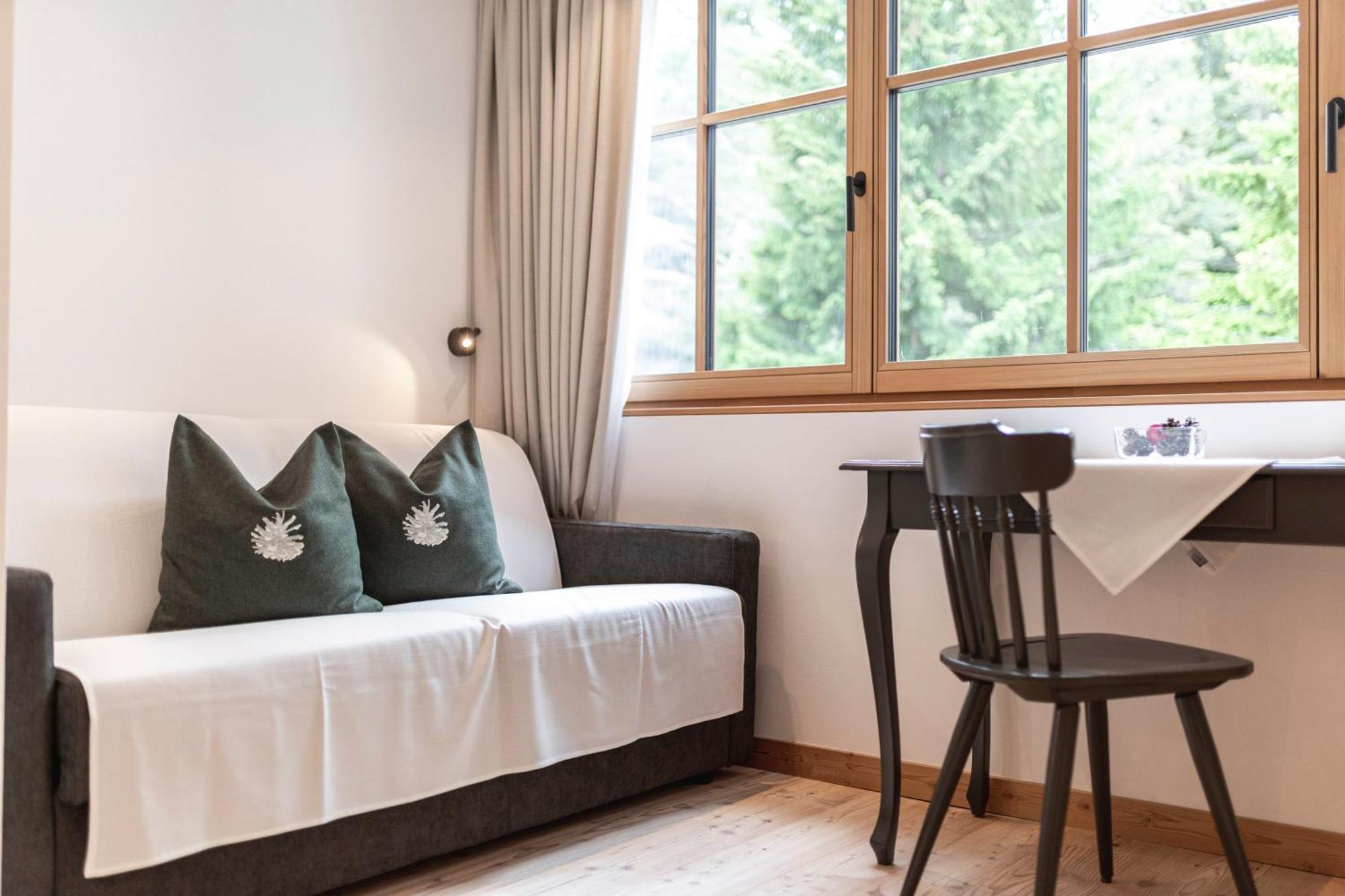 Hotel Tann Колалбо Екстериор снимка